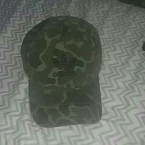 Adidas camo hat